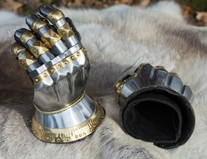 HOURGLASS GAUNTLETS WITH BRASS - ARMOR PARTS{% if kategorie.adresa_nazvy[0] != zbozi.kategorie.nazev %} - ARMOUR HELMETS, SHIELDS{% endif %}