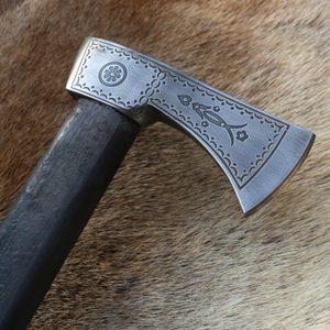 CARPATHIA VALASKA TRADITIONAL FORGED CARPATHIAN AXE - ETCHED - AXES, POLEWEAPONS{% if kategorie.adresa_nazvy[0] != zbozi.kategorie.nazev %} - WEAPONS - SWORDS, AXES, KNIVES{% endif %}