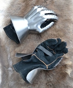 Medieval Hourglass Gauntlets