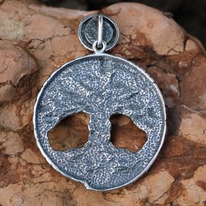 CELTIC OAK SACRED TREE OF LIFE PENDANT SILVER AND MOLDAVITE - MOLDAVITES, CZECH{% if kategorie.adresa_nazvy[0] != zbozi.kategorie.nazev %} - SILVER JEWELLERY{% endif %}