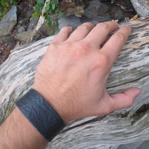 Fréamhacha Dubha Leather Bracelet, Black Roots