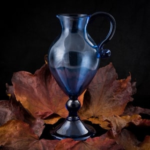 BLUE JUG, FINLAND, 17TH CENTURY - HISTORICAL GLASS{% if kategorie.adresa_nazvy[0] != zbozi.kategorie.nazev %} - CERAMICS, GLASS{% endif %}