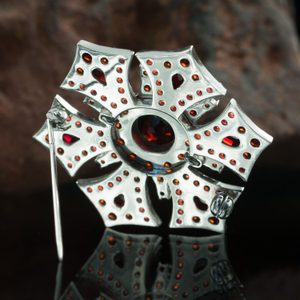 GOTHICA, GARNET, CZECH JEWEL, STERLING SILVER - BROOCHES AND BUCKLES{% if kategorie.adresa_nazvy[0] != zbozi.kategorie.nazev %} - SILVER JEWELLERY{% endif %}