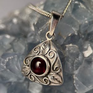 BOUDICCA, pendentif en argent, Ag 925 grenate