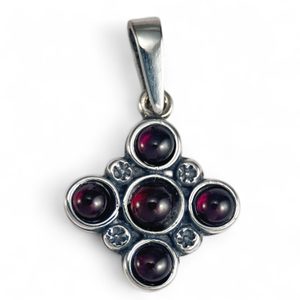 PRAGA, medieval pendant with garnets, silver 925/1000