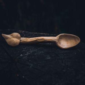 HAND CARVED SPOON, LIME LEAF - GEDECKE UND GESCHIRR{% if kategorie.adresa_nazvy[0] != zbozi.kategorie.nazev %} - HOLZPRODUKTE{% endif %}