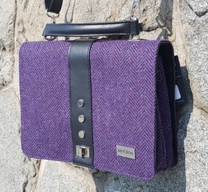 FIONA SHOULDER BAG, PURPLE, WOOL - WOOLEN HANDBAGS & BAGS{% if kategorie.adresa_nazvy[0] != zbozi.kategorie.nazev %} - WOOLEN PRODUCTS, IRELAND{% endif %}