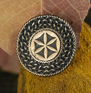 SVAGRA, Indoeuropean Sun symbol, bronze, pendant