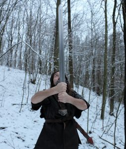 BARBARIAN TWO-HANDED SHARP FANTASY SWORD WITH SCABBARD ON THE BACK - SWORDS - FILM, FANTASY{% if kategorie.adresa_nazvy[0] != zbozi.kategorie.nazev %} - WEAPONS - SWORDS, AXES, KNIVES{% endif %}