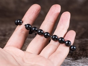 SHUNGITE, BRACELET - SHUNGITE{% if kategorie.adresa_nazvy[0] != zbozi.kategorie.nazev %} - MINÉRAUX, FOSSILES{% endif %}