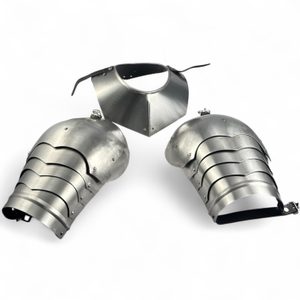 Kettenhemd und Schulterpanzer