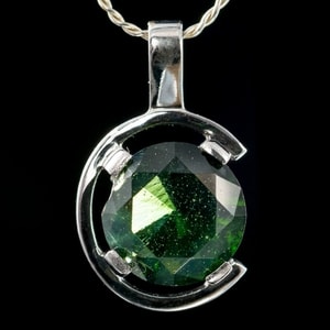 LUNA, CZECH MOLDAVITE PENDANT, SILVER - MOLDAVITES, CZECH{% if kategorie.adresa_nazvy[0] != zbozi.kategorie.nazev %} - SILVER JEWELLERY{% endif %}