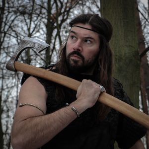 VALKNUT etched Viking Axe - natural wooden handle