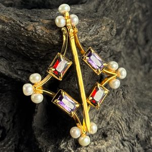 Medieval brooch, 14th century, England