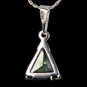 TARA, MOLDAVITE ANHÄNGER, SILBER - MOLDAVITE{% if kategorie.adresa_nazvy[0] != zbozi.kategorie.nazev %} - SILBER SCHMUCKSTÜCKE{% endif %}