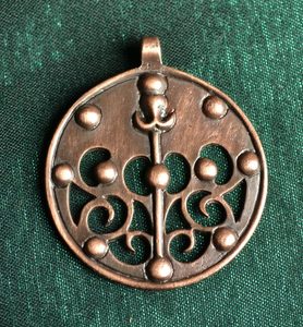 CELTIC LA TENE DRAGON OR BOAR TIN PENDANT, LOCALITY OF SKRYJE, CENTRAL BOHEMIA - CELTIC PENDANTS{% if kategorie.adresa_nazvy[0] != zbozi.kategorie.nazev %} - JEWELLERY - BRONZE, ZINC{% endif %}