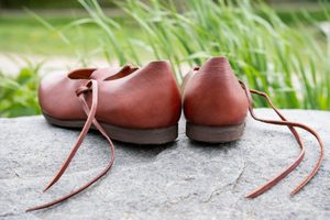 VIKING SHOES, FOR WOMEN - CHAUSSURES VIKING ET SLAVES{% if kategorie.adresa_nazvy[0] != zbozi.kategorie.nazev %} - COSTUMES, CHAUSSURES{% endif %}