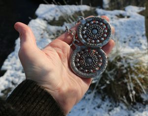 TARGET BROOCH FOR CLOAKS, TIN, SILVER COLOUR - BROOCHES, JEWELS, FIBULAE{% if kategorie.adresa_nazvy[0] != zbozi.kategorie.nazev %} - SMITHY WORKS, COINS{% endif %}