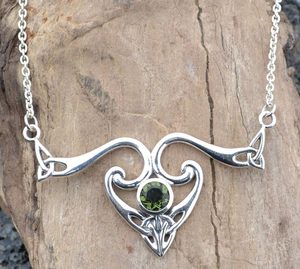 GORMELIA, LUXURY STERLING SILVER NECKLACE WITH CZECH MOLDAVITE 13 G - MOLDAVITES, CZECH{% if kategorie.adresa_nazvy[0] != zbozi.kategorie.nazev %} - SILVER JEWELLERY{% endif %}