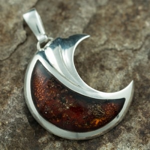 LUNA, PENDANT, BALTIC AMBER, SILVER - AMBER JEWELRY{% if kategorie.adresa_nazvy[0] != zbozi.kategorie.nazev %} - SILVER JEWELLERY{% endif %}