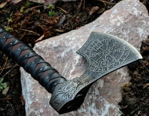 FENRIR, ETCHED VIKING AXE - HALLEBARDES, HACHES, MASSES{% if kategorie.adresa_nazvy[0] != zbozi.kategorie.nazev %} - ARMURERIE: LES ARMES{% endif %}