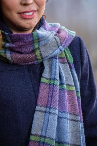 PURPLE HERITAGE BLOCK WINDOWPANE SCARF - FOXFORD, IRELAND - WOOLEN BLANKETS AND SCARVES, IRELAND{% if kategorie.adresa_nazvy[0] != zbozi.kategorie.nazev %} - WOOLEN PRODUCTS, IRELAND{% endif %}