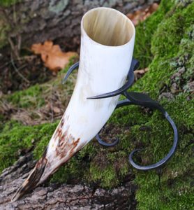 ARIES, FORGED STAND FOR HORNS - DRINKING HORNS{% if kategorie.adresa_nazvy[0] != zbozi.kategorie.nazev %} - HORN PRODUCTS{% endif %}