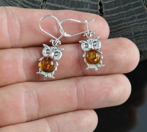 OWL, AMBER, SILVER EARRINGS - AMBER JEWELRY{% if kategorie.adresa_nazvy[0] != zbozi.kategorie.nazev %} - SILVER JEWELLERY{% endif %}