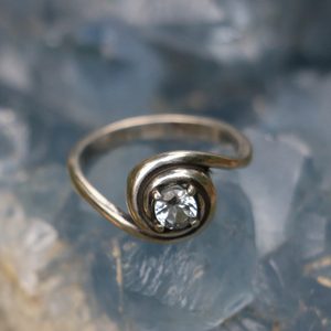 ROMA SILVER RING WITH STONE - RINGS{% if kategorie.adresa_nazvy[0] != zbozi.kategorie.nazev %} - SILVER JEWELLERY{% endif %}