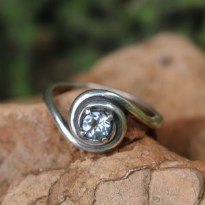 ROMA SILVER RING WITH STONE - RINGS{% if kategorie.adresa_nazvy[0] != zbozi.kategorie.nazev %} - SILVER JEWELLERY{% endif %}