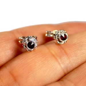 ROSA, silver earrings with garnets, Ag 925/1000