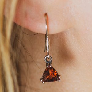 TRIANGULAR, Ohrringe, Granat, Silber 925