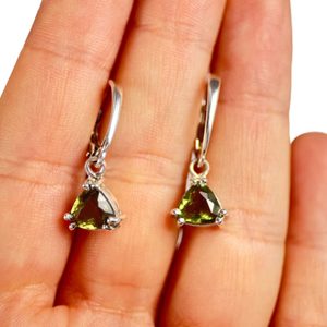 Boucles d'oreilles en argent TRIANGULAIRE avec Moldavite, Ag 925