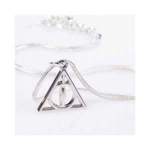 HARRY POTTER, DEATHLY HALLOWS, EARRINGS AND NECKLACE - HARRY POTTER{% if kategorie.adresa_nazvy[0] != zbozi.kategorie.nazev %} - LICENSED MERCH - FILMS, GAMES{% endif %}