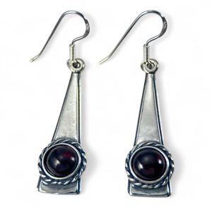 TRIANGLE - Garnet, earrings, silver