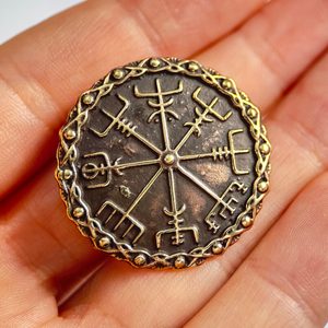 VEGVISIR - bronze brooch