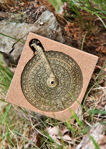 Night and tide pocket clock / counter, brass