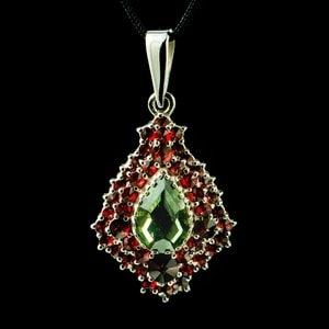 MOLDAU, MOLDAVITE, GARNET, SILVER PENDANT - MOLDAVITES, CZECH{% if kategorie.adresa_nazvy[0] != zbozi.kategorie.nazev %} - SILVER JEWELLERY{% endif %}