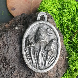 MAGIE DE LA NUIT - CHAMPIGNONS, pendentif, zinc