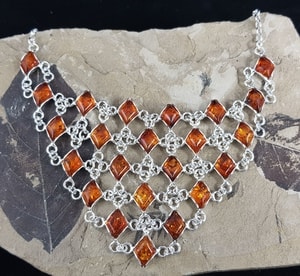 REGINA, AMBER, NECKLACE, STERLING SILVER - AMBER JEWELRY{% if kategorie.adresa_nazvy[0] != zbozi.kategorie.nazev %} - SILVER JEWELLERY{% endif %}