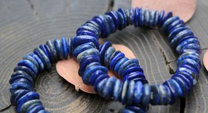 LAPIS LAZULI - BRACELET - PRODUITS MINÉRAUX, BIJOUX{% if kategorie.adresa_nazvy[0] != zbozi.kategorie.nazev %} - MINÉRAUX, FOSSILES{% endif %}