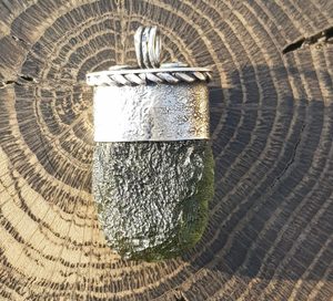 BOHEMIA, RAW MOLDAVITE PENDANT, STERLING SILVER - MOLDAVITE{% if kategorie.adresa_nazvy[0] != zbozi.kategorie.nazev %} - SILBER SCHMUCKSTÜCKE{% endif %}