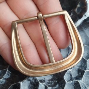 BRONZE BELT BUCKLE - BELT ACCESSORIES{% if kategorie.adresa_nazvy[0] != zbozi.kategorie.nazev %} - LEATHER PRODUCTS{% endif %}