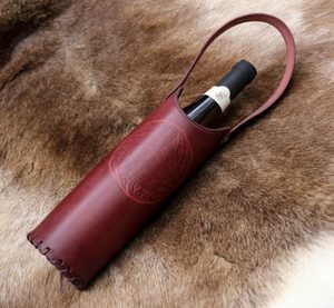 LEATHER WINE  BOTTLE HOLDER VENDEL - FLASQUES ET GOURDES EN CUIR{% if kategorie.adresa_nazvy[0] != zbozi.kategorie.nazev %} - CUIR : PRODUITS ET OUTILS{% endif %}