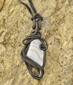 CHALCEDONY PENDANT - PIERRES ET FANTASY{% if kategorie.adresa_nazvy[0] != zbozi.kategorie.nazev %} - BIJOUTERIE{% endif %}