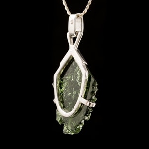 LORENA, MOLDAVITE, SILVER PENDANT - MOLDAVITES, CZECH{% if kategorie.adresa_nazvy[0] != zbozi.kategorie.nazev %} - SILVER JEWELLERY{% endif %}