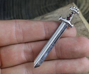 Viking épée, pendentif - grenades, argent