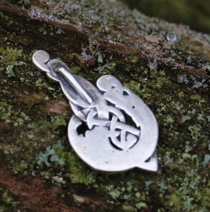 Mac Tíre, Celtic Wolf, silver pendant