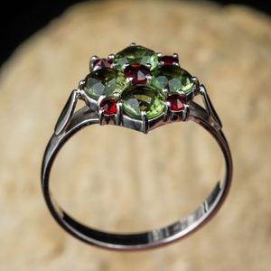 LIDIA, RING, CZECH MOLDAVITE, GARNET, STERLING SILVER - MOLDAVITES, CZECH{% if kategorie.adresa_nazvy[0] != zbozi.kategorie.nazev %} - SILVER JEWELLERY{% endif %}