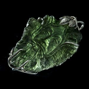 GREEN MAN, MOLDAVITE GLYPTICS, SILVER NECKLACE - MOLDAVITES, CZECH{% if kategorie.adresa_nazvy[0] != zbozi.kategorie.nazev %} - SILVER JEWELLERY{% endif %}